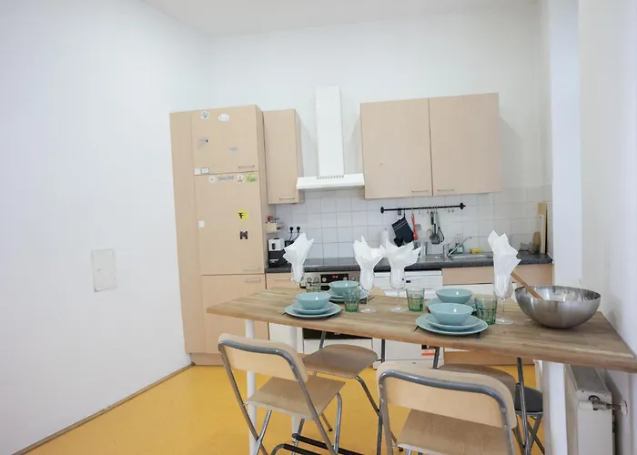 Spacious Stylish Designed 3 Bedroom Near Naschmarkt And Center Appartement Wenen