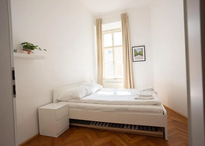 Spacious Stylish Designed 3 Bedroom Near Naschmarkt And Center *