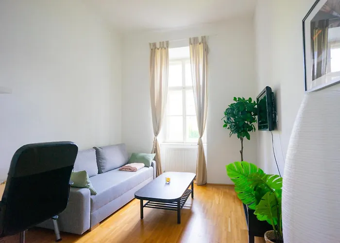 Spacious Stylish Designed 3 Bedroom Near Naschmarkt And Center Appartement Wenen
